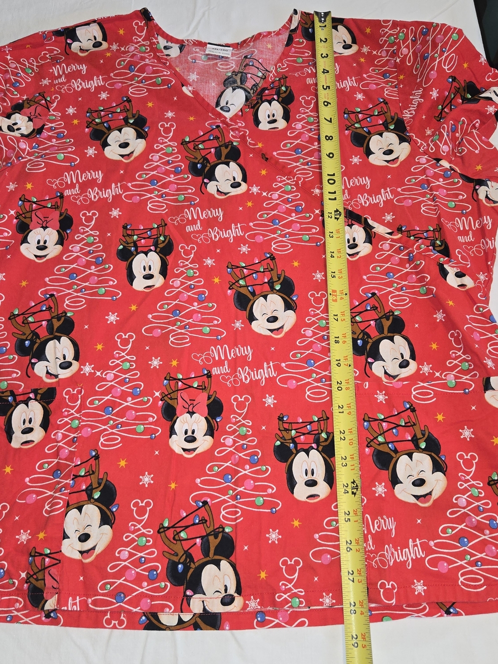 Disney Minnie Mouse Merry And Bright Holiday V-neck Scrub Top Size 2X - Picture 3 of 5
